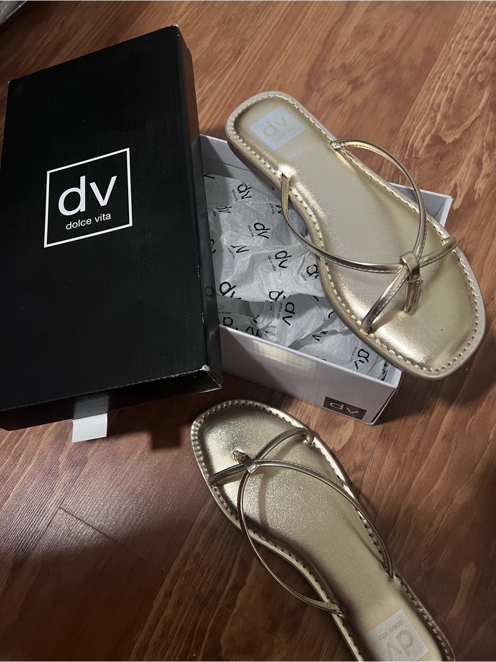 BRAND NEW Dolce Vita Metallic Gold Knot Toe-Ring Sandals